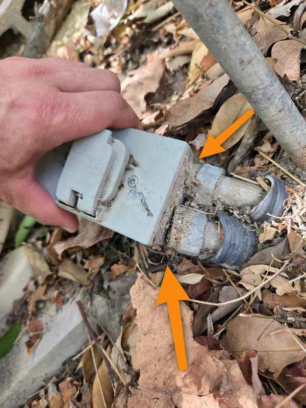 Original annotated photograph from finding 1.5.3 showing the pool junction-box connection