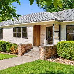 home in old town Leander